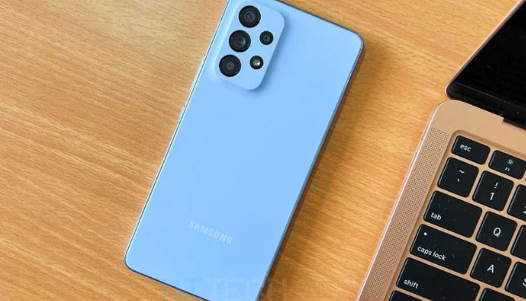 Üç Samsung cihazının maketleri ortaya çıktı