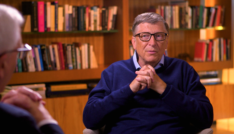 Bill Gates'in kullandığı telefon şok etti. Herkes 'neden o telefonu kullanıyor' diye soruyor