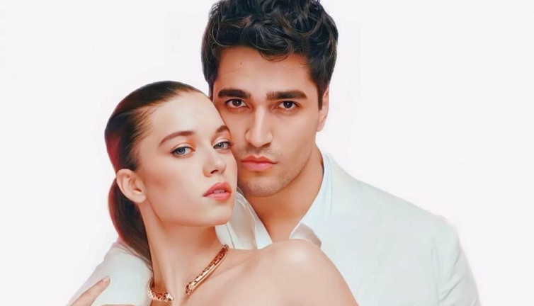 Afra Saraçoğlu ve Mert Ramazan Demir aşk mı yaşıyor? Yalı Çapkını Afra Saraçoğlu ve Mert Ramazan Demir sevgili mi?