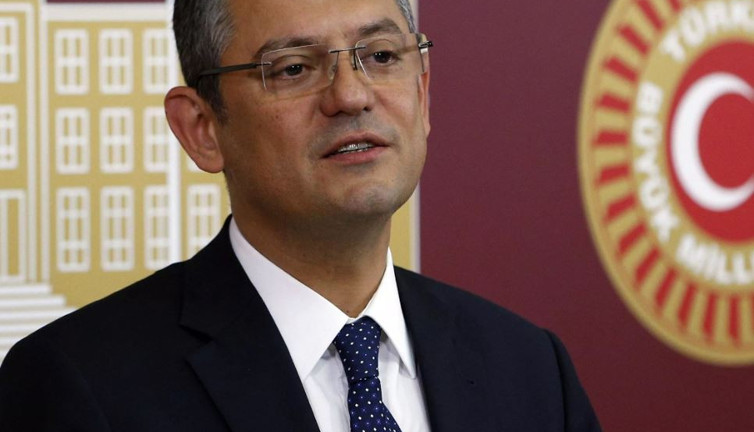 Özgür Özel: AKP'li Bülent Turan yanıma gelip 'Soylu'yu istifa ettirecek dosya bekledim' dedi