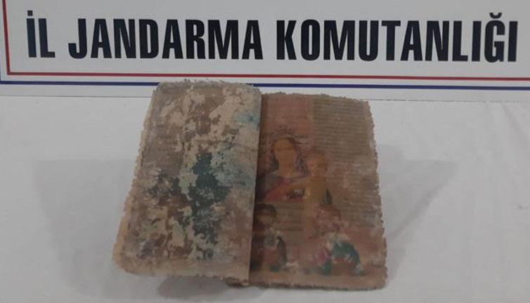 El yazması Tevrat'ı 5 milyon dolara satmak isterken yakalandı