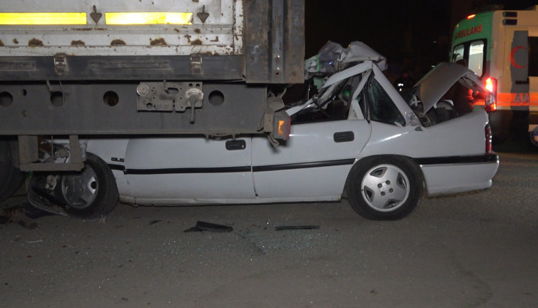 Park halindeki tıra ok gibi saplandı