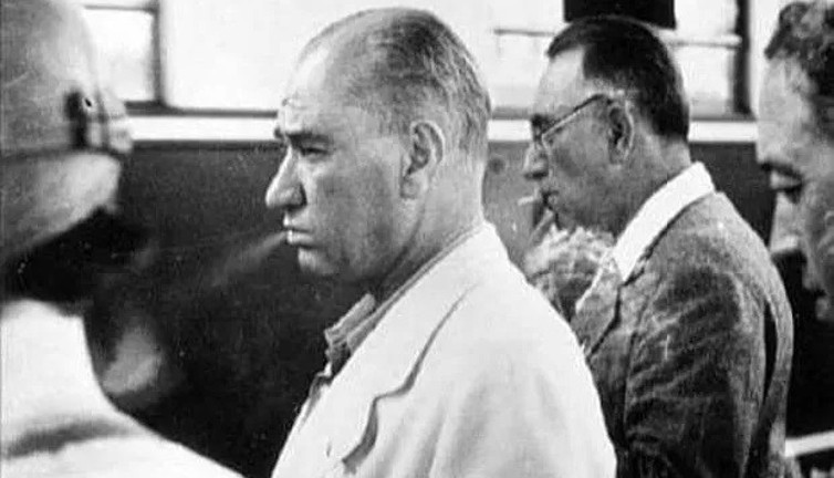 Atatürk Cumhurbaşkanlığı görevini neden bırakmak istedi?