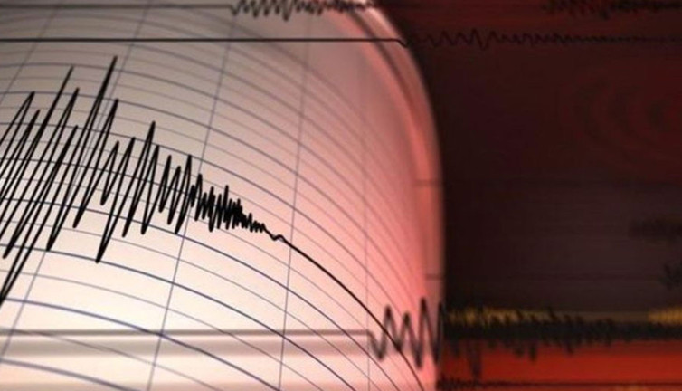 Endonezya’da 6,2 büyüklüğünde deprem