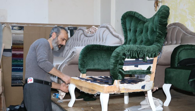 Almanya'ya ihracat yapıyor. Ceketiyle geldiği İstanbul’da paraya para demiyor