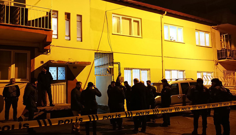 5 aylık hamile eşini öldürüp, intihar etti