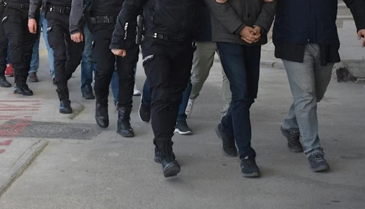 6 ilde şafak operasyonu