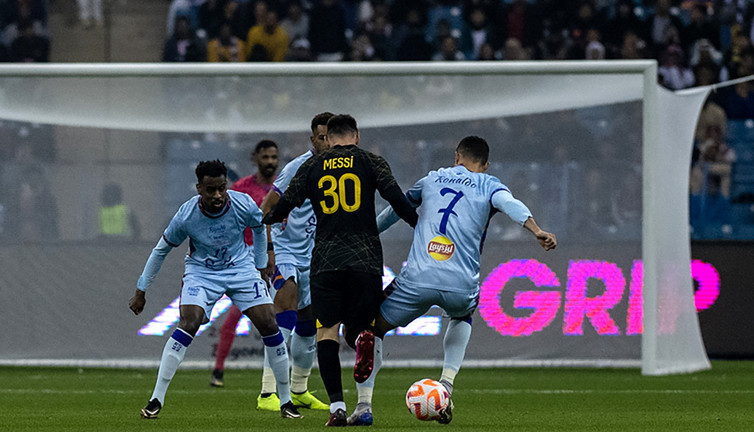 Messi ve Ronaldo'nun düellosunda kazanan PSG