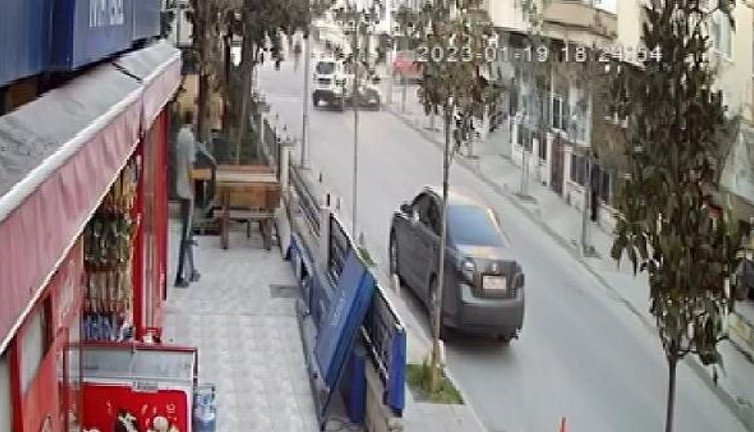 Durmayınca jandarma araçlarının lastiklerine ateş etti, işte o anlar