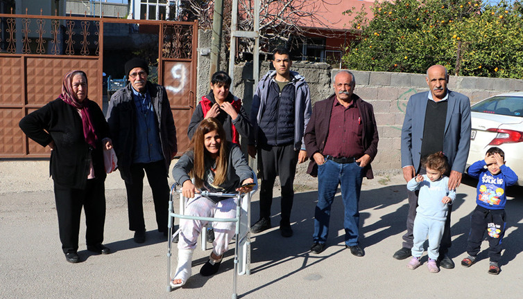 Hırsızlar kutuyu çaldı Adana’da mahalleli internetsiz kaldı