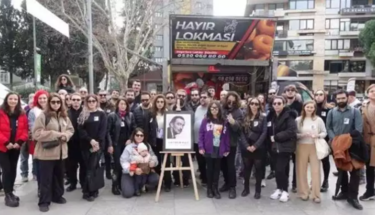 Salvador Dali için bedava lokma dağıttılar. Lokmaları yiyenler Dali'nin kim olduğunu hatırlamadı bile