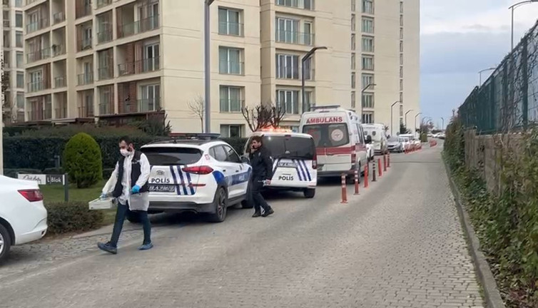 İstanbul'da bir baba ve 3 çocuğu tavana asılı bulundu
