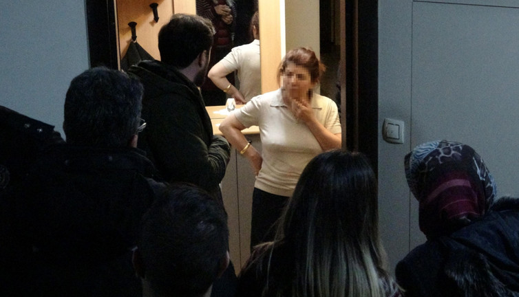 3 gündür uyuyan kadının evine çilingirle girdiler