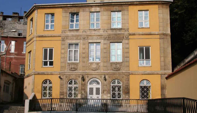 Almanya, İngiltere ve Hollanda başkonsolosluklarının ardından... Pierre Loti Lisesi de ‘güvenlik’ gerekçesiyle kapatıldı