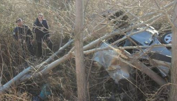 Uçan otomobil 2 kişiye mezar oldu