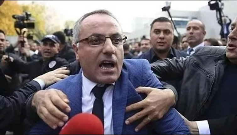 Akit’ten kovulan Mehmet Özmen olay yaratacak açıklamalar yaptı. Erdoğan'ı özel olarak etiketledi