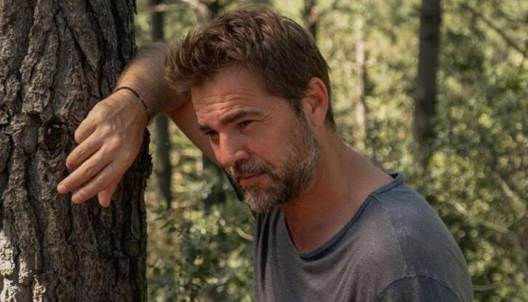 Yakışıklı oyuncu 'yaş 15' notu ile takipçilerini geçmişe götürdü