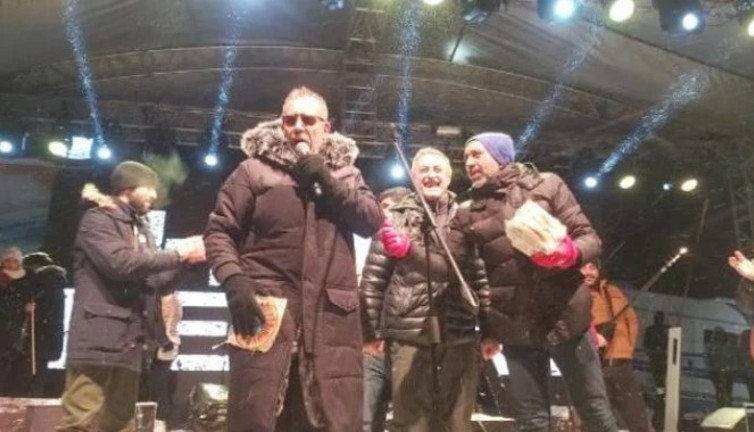 Haluk Levent'ten dondurucu soğukta sıcacık hareket