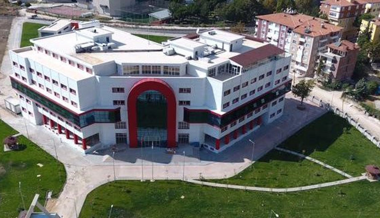 Bölüm yok öğrenci yok kadro var. Akademik ilan yayımlayarak toplam 24 kişilik kadro açtı