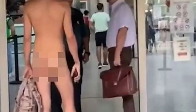 Ahlaksızlıkta sınır yok. Mahkeme “Çırılçıplak gezebilir” dedi. Mahkemeye de böyle çıkmıştı