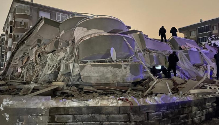 Osmaniye Valisi: 65 bina yıkıldı