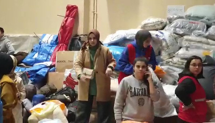 Türkiye tek yürek oldu. Asil halkımızın seferber olduğunu gösteren görüntüler