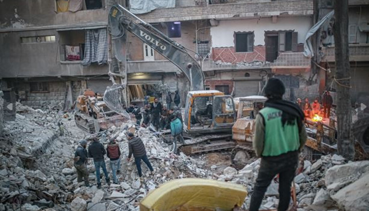 Suriye'de depremde ölenlerin sayısı 3 bin 384'e yükseldi