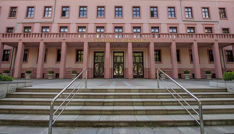 Adalet Bakanlığı'ndan 10 ile 'defin işlemi' yazısı