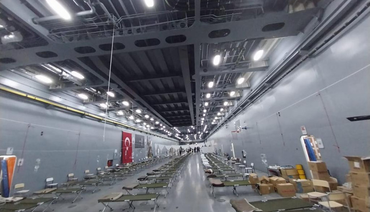 TCG Bayraktar ve TCG Sancaktar gemileri hastane oldu