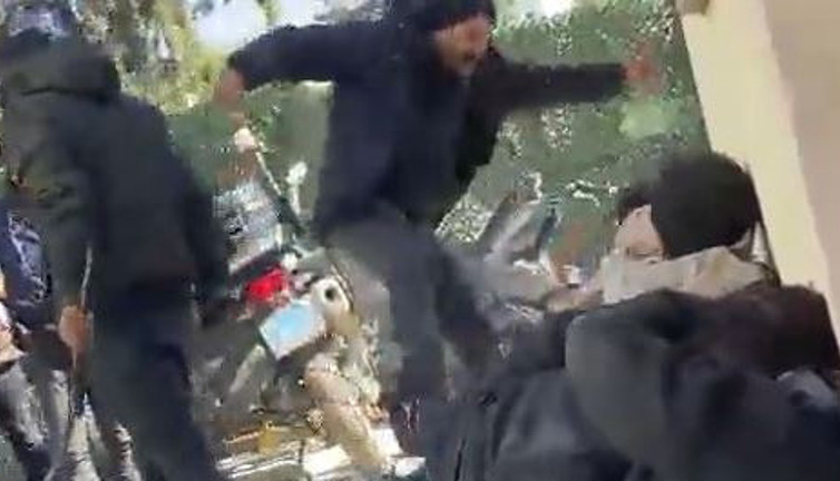 Vatandaş kendi adaletini kendi sağlıyor. Yağmacılara sıra dayağı