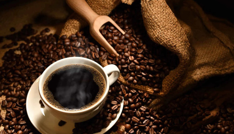 Kahveyi sakın böyle içmeyin. Zararları büyük oluyor