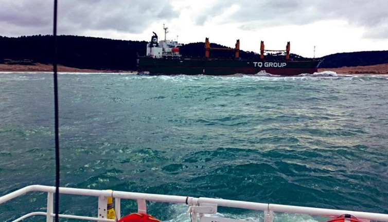 Yük gemisi 7 gün sonra yüzdü