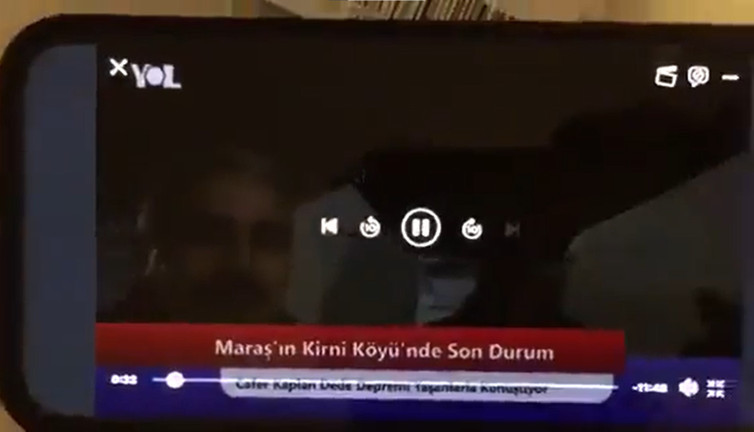 Yayına geçtiklerinin farkında olmadan kahkaha atıp depremzedelerle dalga geçtiler