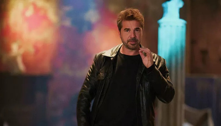 Engin Altan Düzyatan çocukların yaralarını sarmak için seslendi