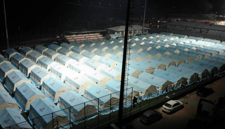 Deprem sonrasında çadır kentlerde enfeksiyon tehlikesi