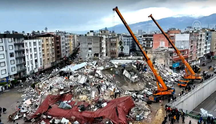 Depremin enkazını kaldırma faturası 12 milyar lira