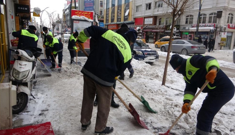 Van’da buruk kar sevinci
