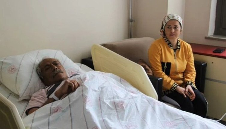 Depremden sağ kurtuldu: Deprem bizi yataktan attı