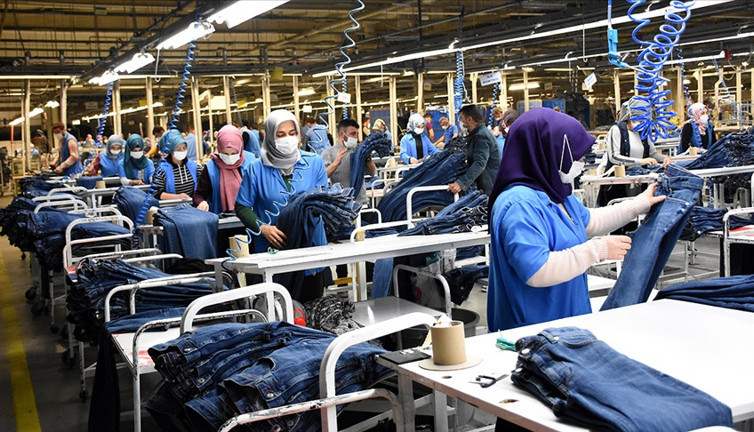 Malatya'da depremzede işçilere tazminatsız işten atma tehdidi. İşçi can patron kar derdinde