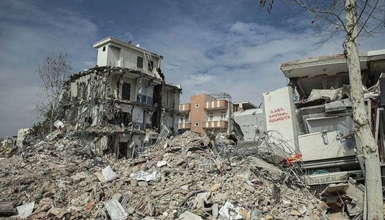 İçişleri Bakanlığı depremzedelerin merak ettiği sorulara yanıt verdi. Kira yardımı olacak mı