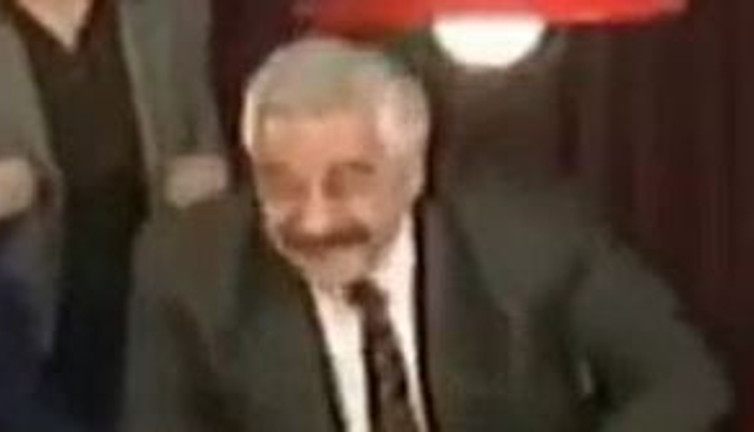 Levent Kırca deprem vergisinin kaderini yıllar önce skeç yapmış