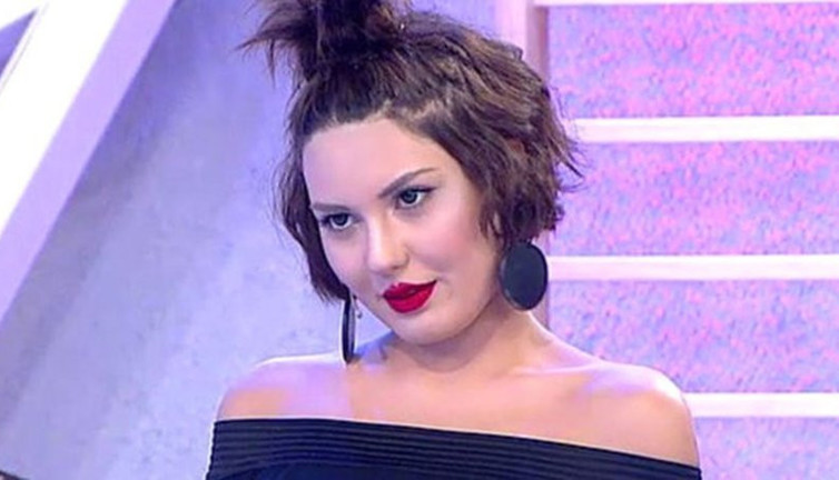 Bahar Canden şimdi de hacca gidecek arkadaş arıyor. Yapmadığı bir bu kalmıştı