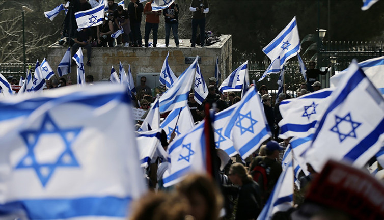 Netanyahu hükümetinin tartışmalı yargı düzenlemesi birinci oylamada Meclisten geçti