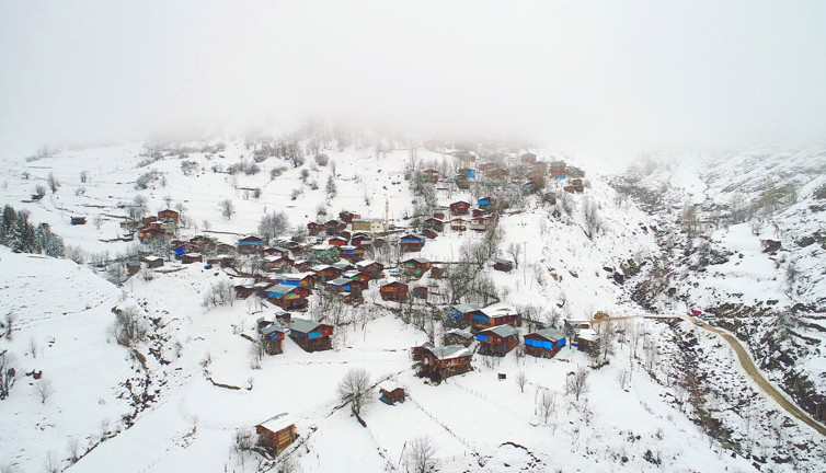 Artvin’de çığ altında kalan bir kişi kurtarıldı