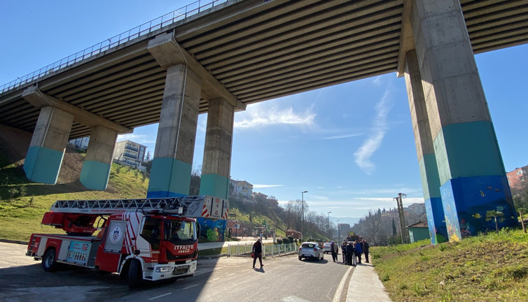 30 metre yükseklikten atlayan şahıs son anda kurtarıldı