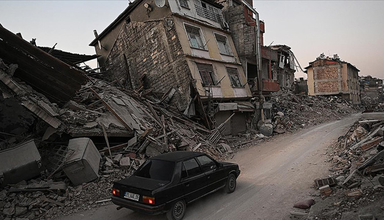 Depremden etkilenen illerdeki borçlara erteleme