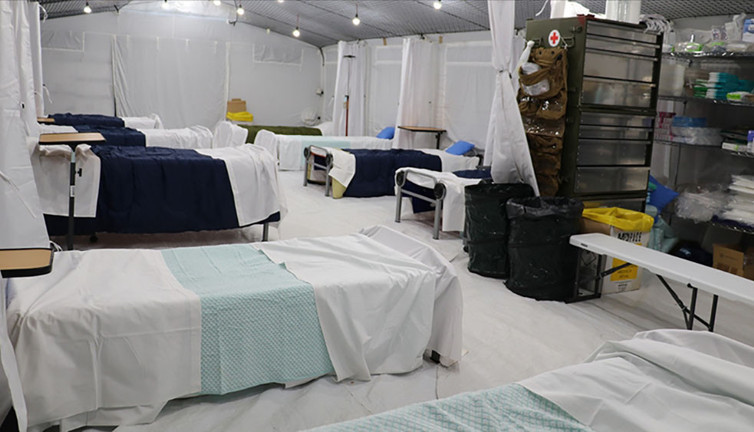 Deprem bölgelerinde 19 ülke 22 sahra hastanesi kurdu