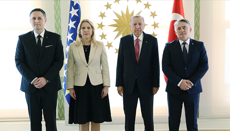 Erdoğan, Bosna Hersek Devlet Başkanlığı Konseyi üyelerini kabul etti