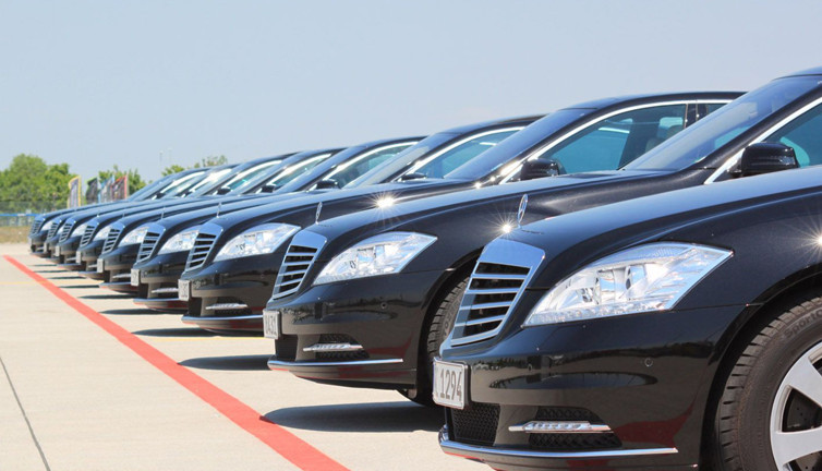 Millet can derdinde Bakanlık lüks araç peşinde