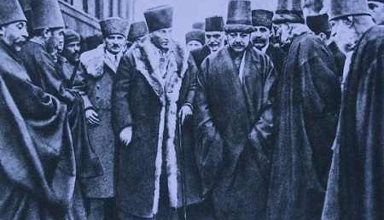 Atatürk Abdülhalim Çelebi’nin halısını neden satın aldı